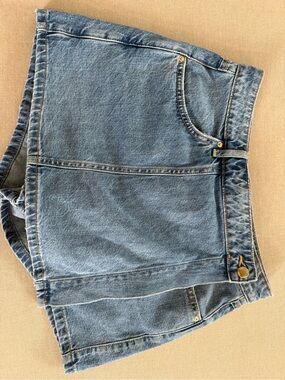 Zara Blue Denim Mini Skirt with Contrast Stitching